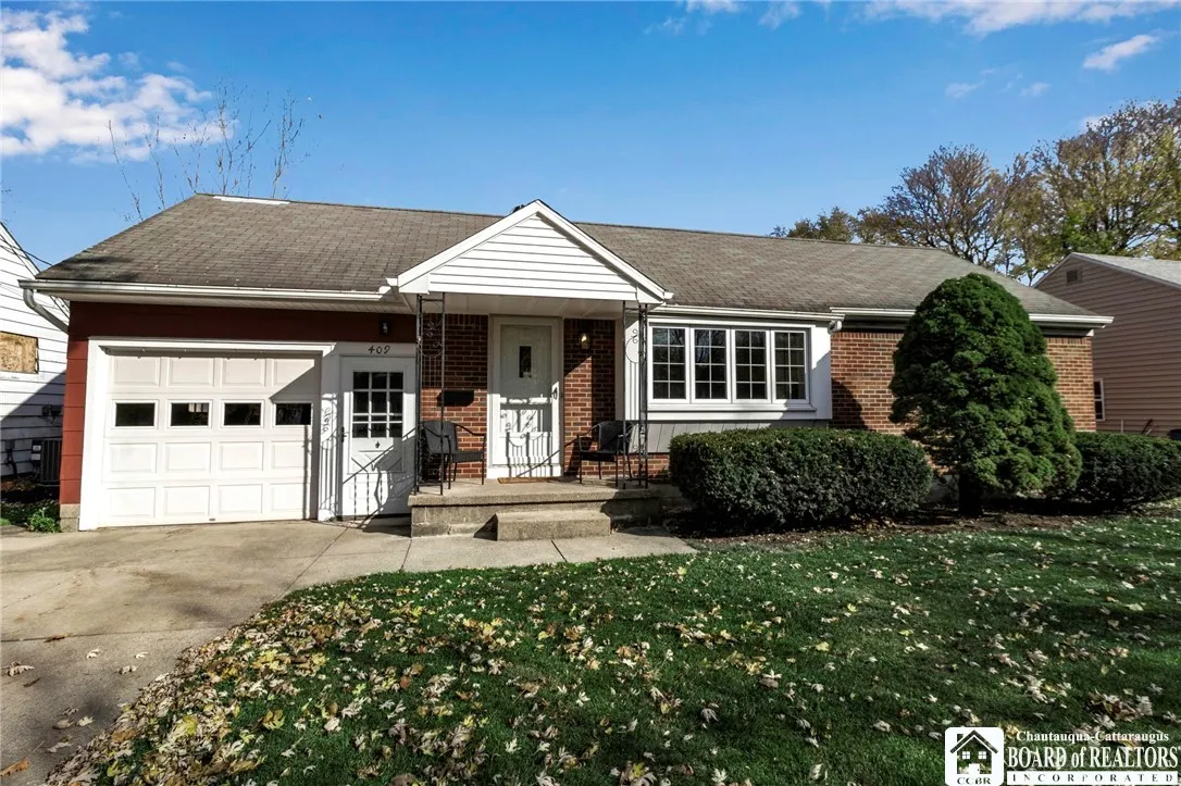 409 Lakewood Parkway, Amherst, New York 14226, Amherst, New York 14226, 3 Bedrooms Bedrooms, 7 Rooms Rooms,1 BathroomBathrooms,Residential,Closed,409 Lakewood Parkway, Amherst, New York 14226,0,R1576664