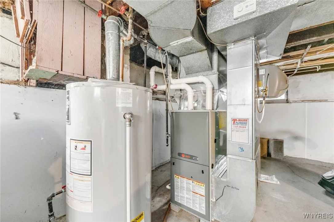 153 Parkwood Avenue, Tonawanda-town, New York 1421, Tonawanda, New York 14217, 3 Bedrooms Bedrooms, 8 Rooms Rooms,1 BathroomBathrooms,Residential,Closed,153 Parkwood Avenue, Tonawanda-town, New York 1421,0,B1576808