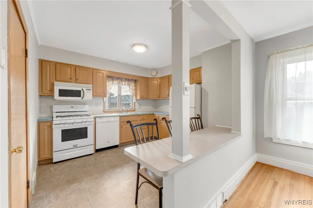 153 Parkwood Avenue, Tonawanda-town, New York 1421, Tonawanda, New York 14217, 3 Bedrooms Bedrooms, 8 Rooms Rooms,1 BathroomBathrooms,Residential,Closed,153 Parkwood Avenue, Tonawanda-town, New York 1421,0,B1576808