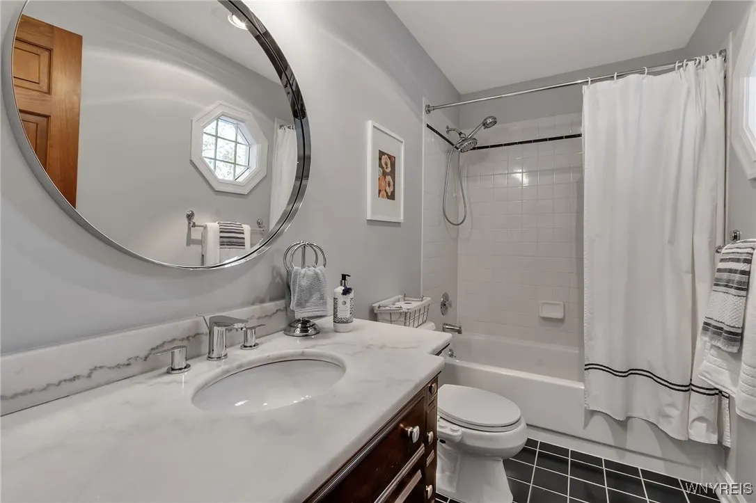 4 Old Hickory Court, Orchard Park, New York 14127, Orchard Park, New York 14127, 6 Bedrooms Bedrooms, 15 Rooms Rooms,5 BathroomsBathrooms,Residential,Closed,4 Old Hickory Court, Orchard Park, New York 14127,0,B1577080