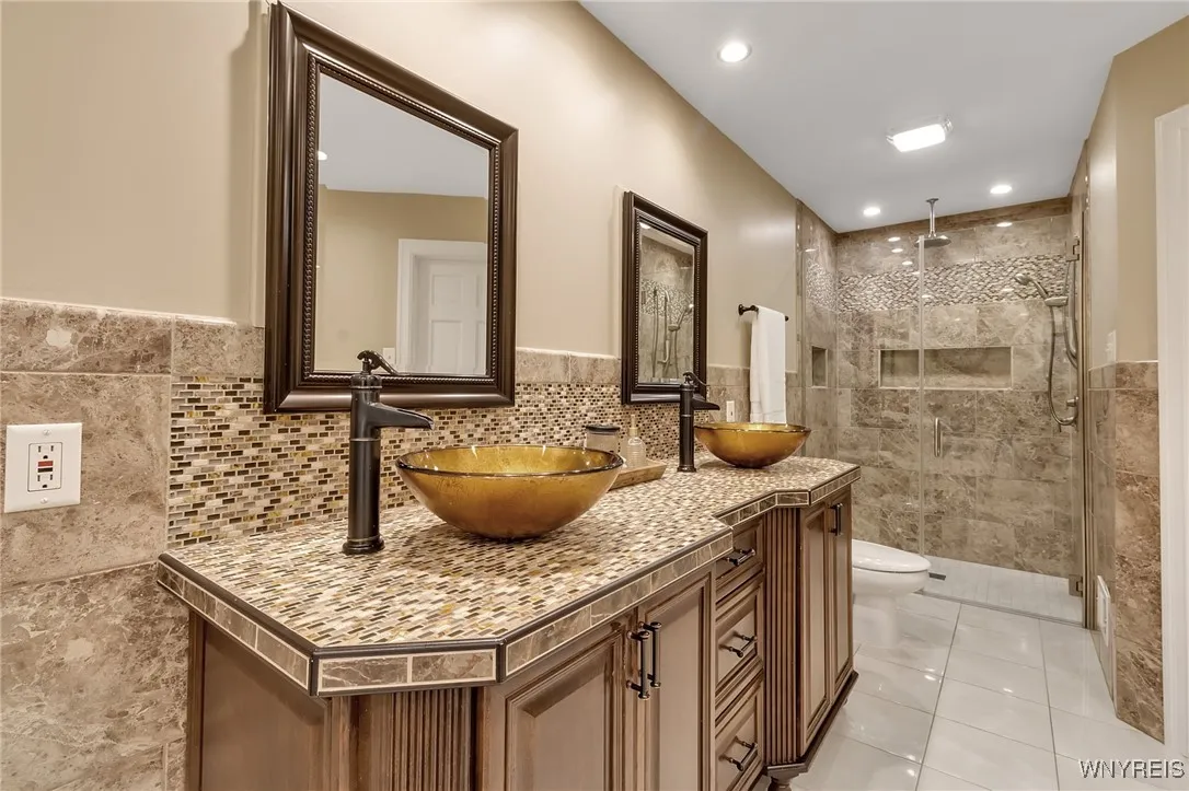 4 Old Hickory Court, Orchard Park, New York 14127, Orchard Park, New York 14127, 6 Bedrooms Bedrooms, 15 Rooms Rooms,5 BathroomsBathrooms,Residential,Closed,4 Old Hickory Court, Orchard Park, New York 14127,0,B1577080