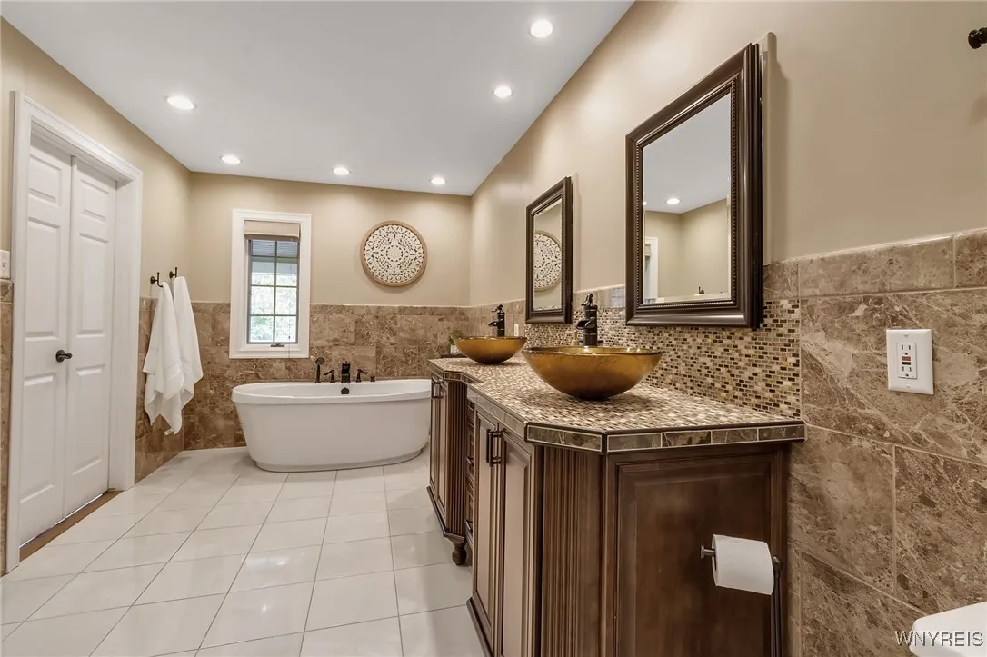 4 Old Hickory Court, Orchard Park, New York 14127, Orchard Park, New York 14127, 6 Bedrooms Bedrooms, 15 Rooms Rooms,5 BathroomsBathrooms,Residential,Closed,4 Old Hickory Court, Orchard Park, New York 14127,0,B1577080