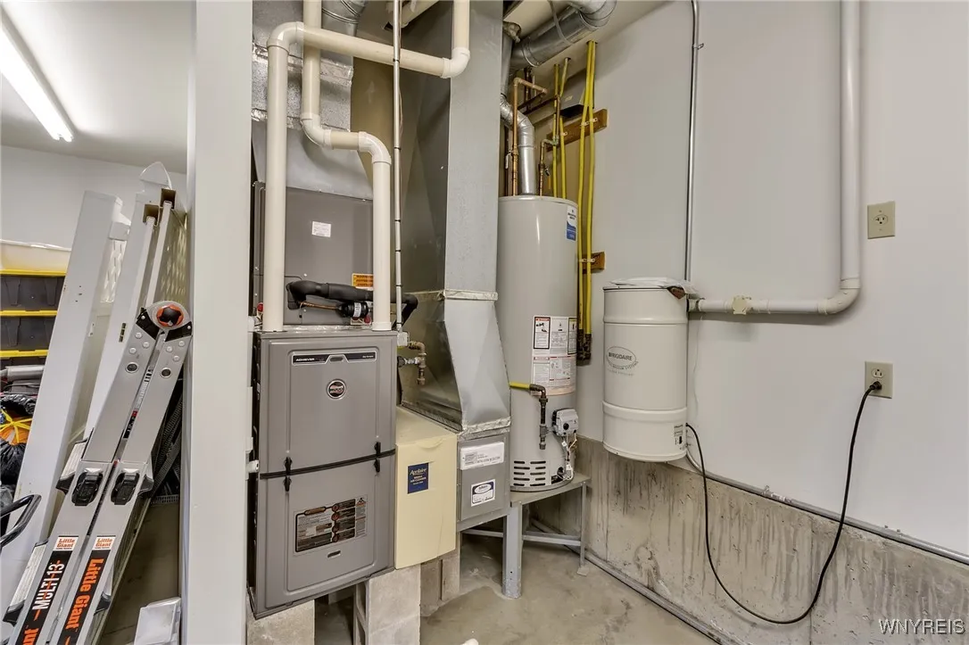 4 Old Hickory Court, Orchard Park, New York 14127, Orchard Park, New York 14127, 6 Bedrooms Bedrooms, 15 Rooms Rooms,5 BathroomsBathrooms,Residential,Closed,4 Old Hickory Court, Orchard Park, New York 14127,0,B1577080