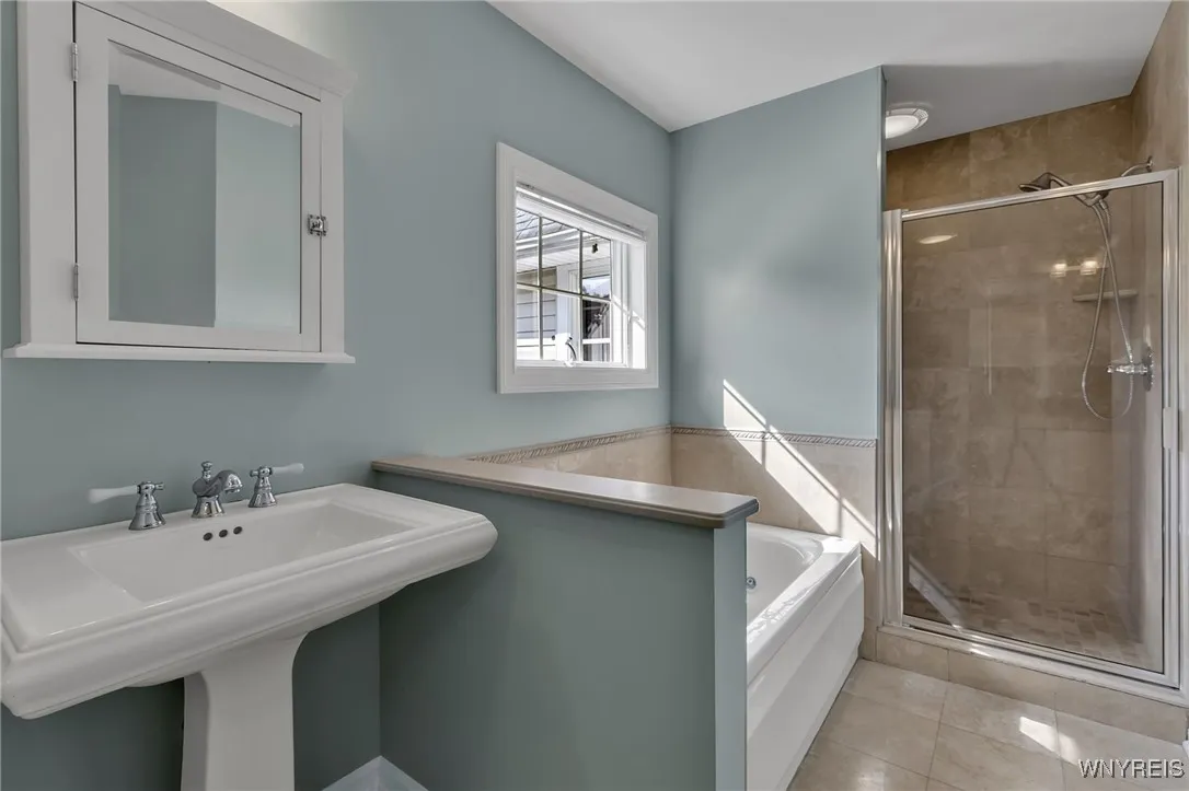 4 Old Hickory Court, Orchard Park, New York 14127, Orchard Park, New York 14127, 6 Bedrooms Bedrooms, 15 Rooms Rooms,5 BathroomsBathrooms,Residential,Closed,4 Old Hickory Court, Orchard Park, New York 14127,0,B1577080