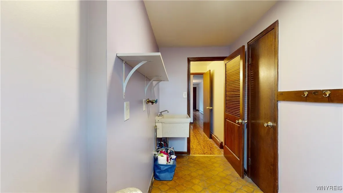 71 Pin Oak Circle, Grand Island, New York 14072, Grand Island, New York 14072, 5 Bedrooms Bedrooms, 10 Rooms Rooms,2 BathroomsBathrooms,Residential,Closed,71 Pin Oak Circle, Grand Island, New York 14072,0,B1577166