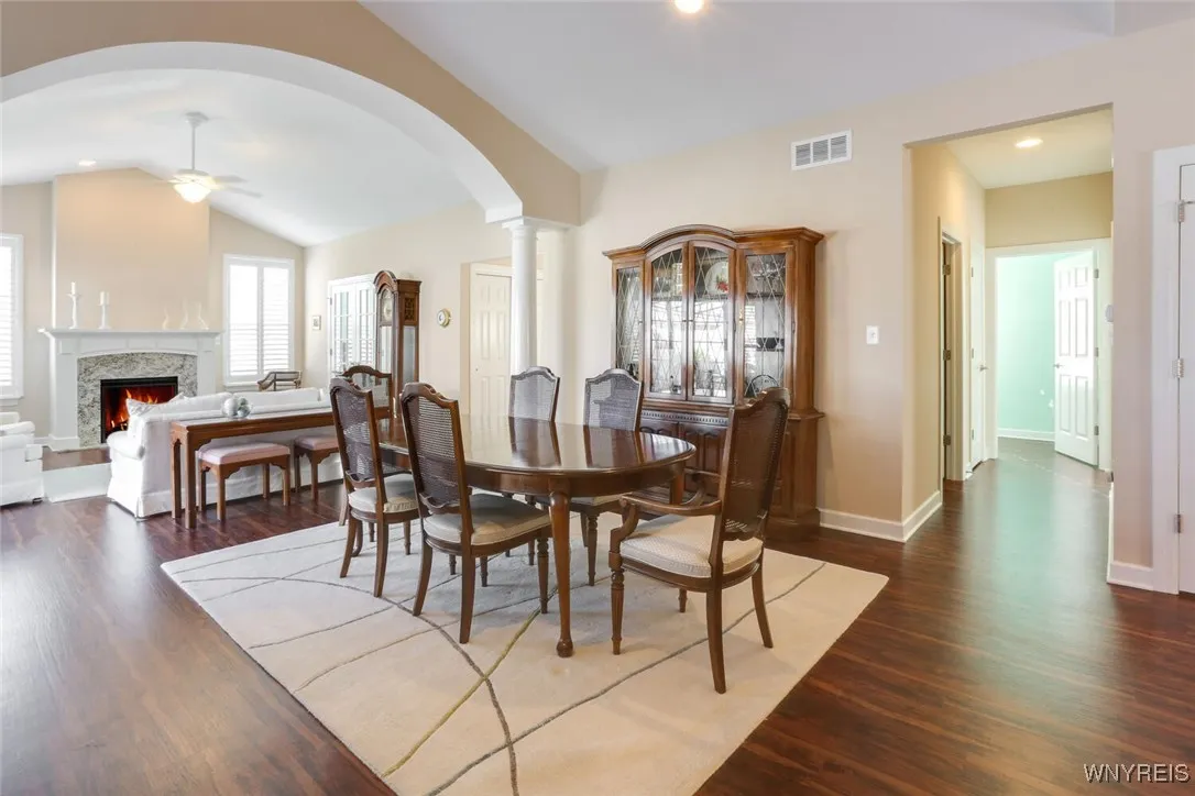 Flexible space - can accomodate full Dining