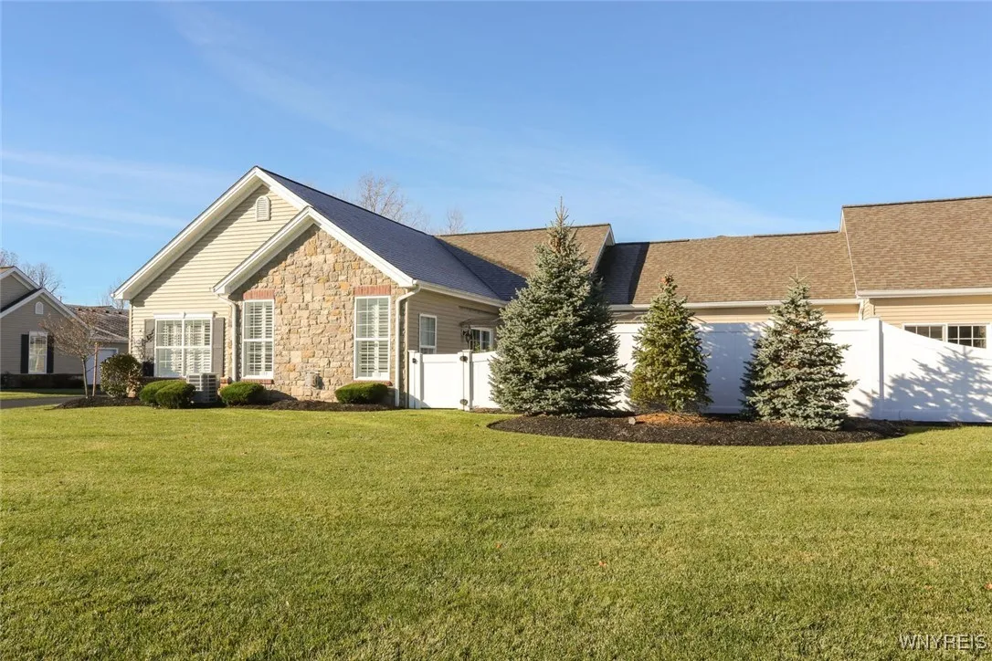 5682 Ferncrest Dr D, Clarence, New York 14032, Clarence, New York 14032, 2 Bedrooms Bedrooms, 5 Rooms Rooms,2 BathroomsBathrooms,Residential,Closed,5682 Ferncrest Dr D, Clarence, New York 14032,0,B1577168