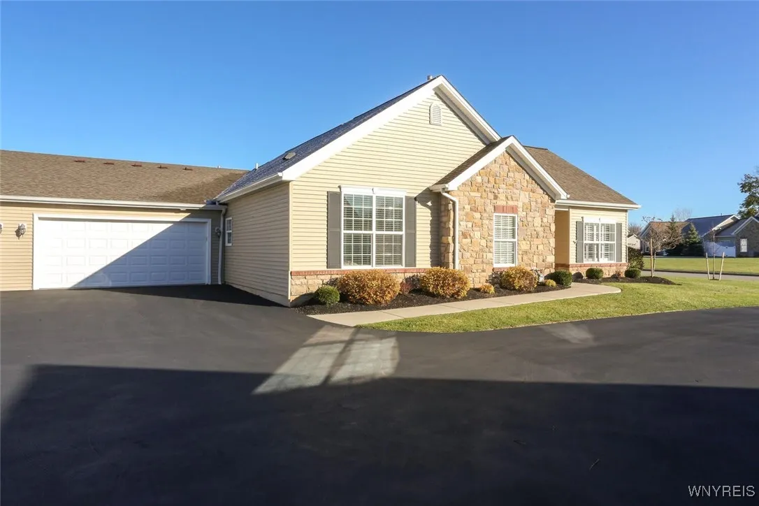 5682 Ferncrest Dr D, Clarence, New York 14032, Clarence, New York 14032, 2 Bedrooms Bedrooms, 5 Rooms Rooms,2 BathroomsBathrooms,Residential,Closed,5682 Ferncrest Dr D, Clarence, New York 14032,0,B1577168