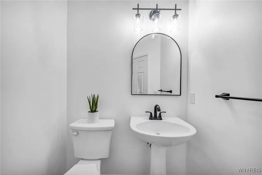 80 Graystone Lane, Orchard Park, New York 14127, Orchard Park, New York 14127, 4 Bedrooms Bedrooms, 14 Rooms Rooms,2 BathroomsBathrooms,Residential,Closed,80 Graystone Lane, Orchard Park, New York 14127,0,B1577056