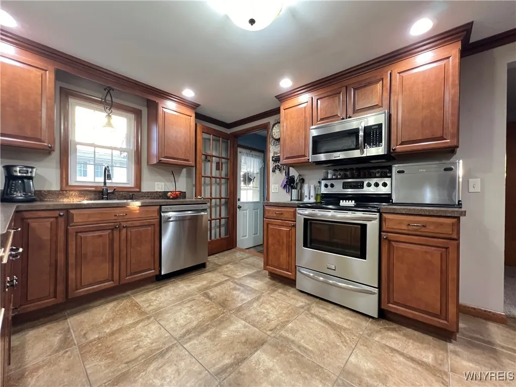 249 Abbington Avenue, Tonawanda-town, New York 142, Tonawanda, New York 14223, 3 Bedrooms Bedrooms, 6 Rooms Rooms,2 BathroomsBathrooms,Residential,Closed,249 Abbington Avenue, Tonawanda-town, New York 142,0,B1577385