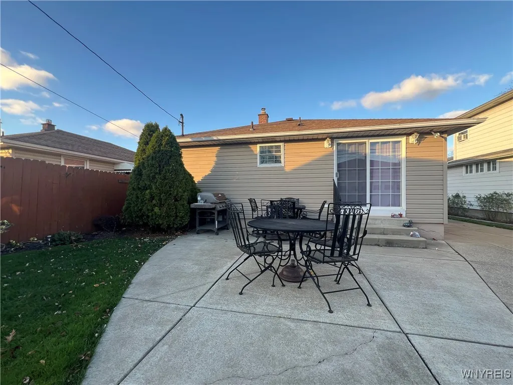 249 Abbington Avenue, Tonawanda-town, New York 142, Tonawanda, New York 14223, 3 Bedrooms Bedrooms, 6 Rooms Rooms,2 BathroomsBathrooms,Residential,Closed,249 Abbington Avenue, Tonawanda-town, New York 142,0,B1577385