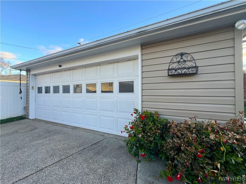 249 Abbington Avenue, Tonawanda-town, New York 142, Tonawanda, New York 14223, 3 Bedrooms Bedrooms, 6 Rooms Rooms,2 BathroomsBathrooms,Residential,Closed,249 Abbington Avenue, Tonawanda-town, New York 142,0,B1577385