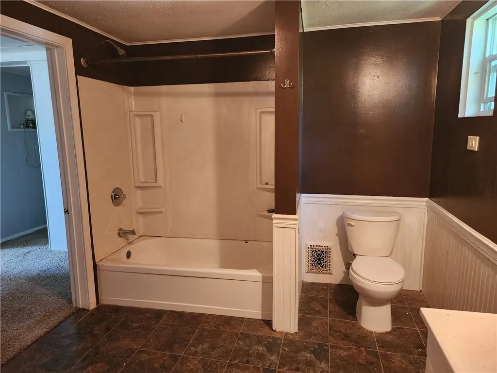 19 Grove Avenue, Auburn, New York 13021, Auburn, New York 13021, 3 Bedrooms Bedrooms, 8 Rooms Rooms,1 BathroomBathrooms,Residential,For Sale,19 Grove Avenue, Auburn, New York 13021,R1577102