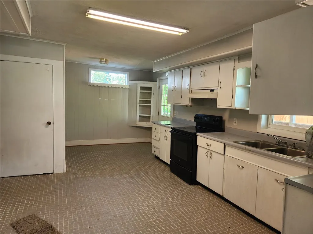 19 Grove Avenue, Auburn, New York 13021, Auburn, New York 13021, 3 Bedrooms Bedrooms, 8 Rooms Rooms,1 BathroomBathrooms,Residential,For Sale,19 Grove Avenue, Auburn, New York 13021,R1577102
