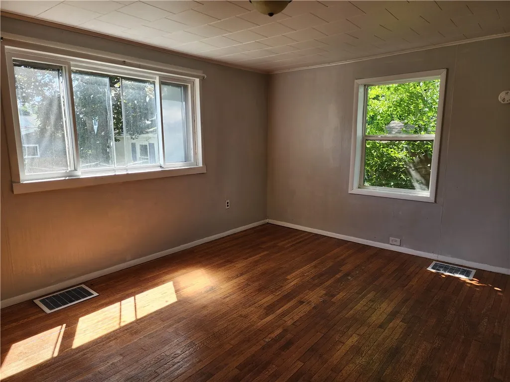 19 Grove Avenue, Auburn, New York 13021, Auburn, New York 13021, 3 Bedrooms Bedrooms, 8 Rooms Rooms,1 BathroomBathrooms,Residential,For Sale,19 Grove Avenue, Auburn, New York 13021,R1577102