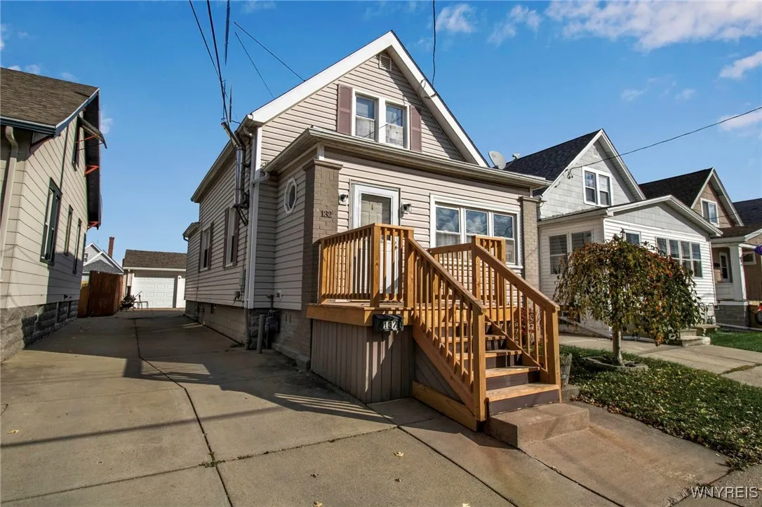 132 Evelyn Street, Buffalo, New York 14207, Buffalo, New York 14207, 3 Bedrooms Bedrooms, 6 Rooms Rooms,1 BathroomBathrooms,Residential,Closed,132 Evelyn Street, Buffalo, New York 14207,0,B1577514