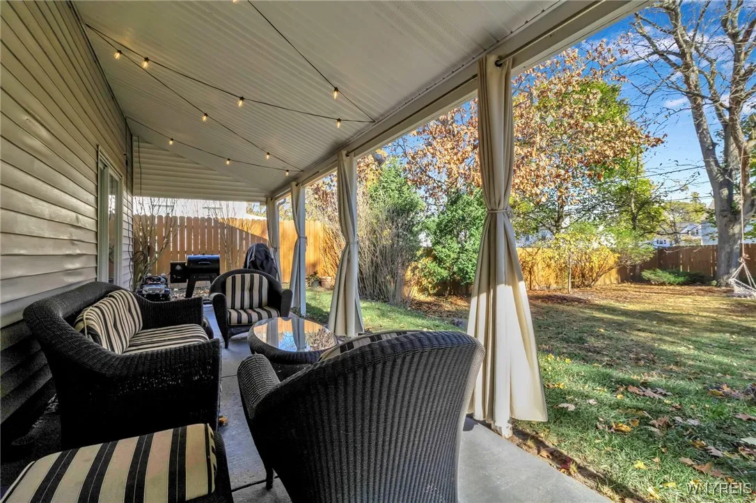 4277 Wildwood Drive, Clarence, New York 14221, Clarence, New York 14221, 4 Bedrooms Bedrooms, 8 Rooms Rooms,2 BathroomsBathrooms,Residential,Closed,4277 Wildwood Drive, Clarence, New York 14221,0,B1577618
