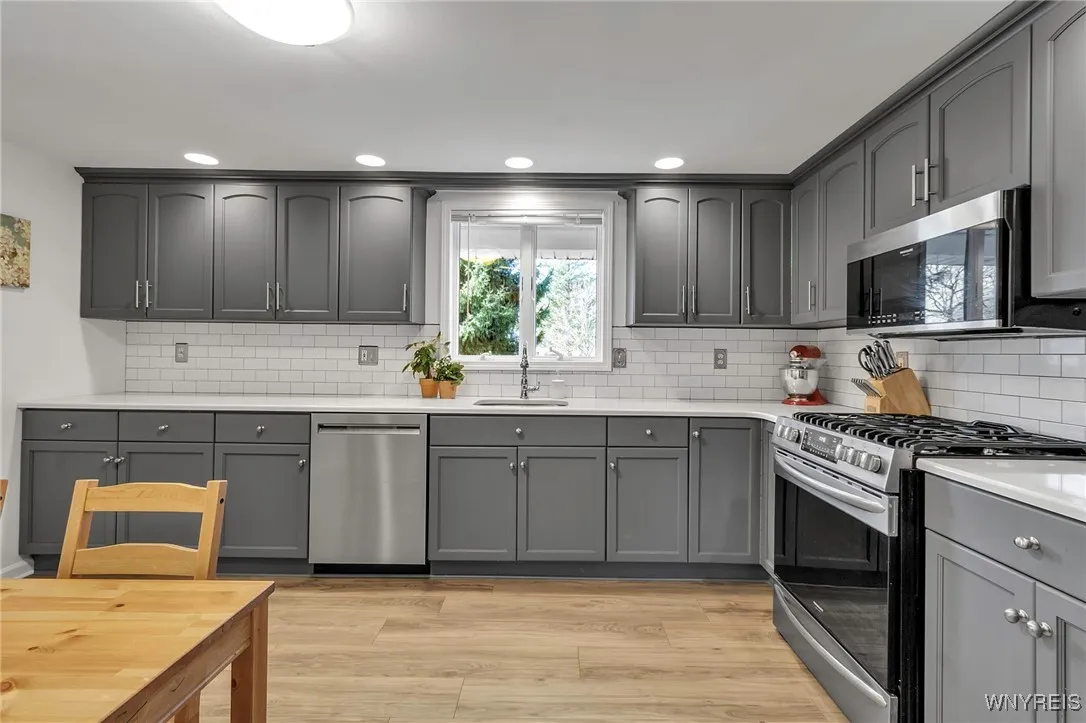 4277 Wildwood Drive, Clarence, New York 14221, Clarence, New York 14221, 4 Bedrooms Bedrooms, 8 Rooms Rooms,2 BathroomsBathrooms,Residential,Closed,4277 Wildwood Drive, Clarence, New York 14221,0,B1577618