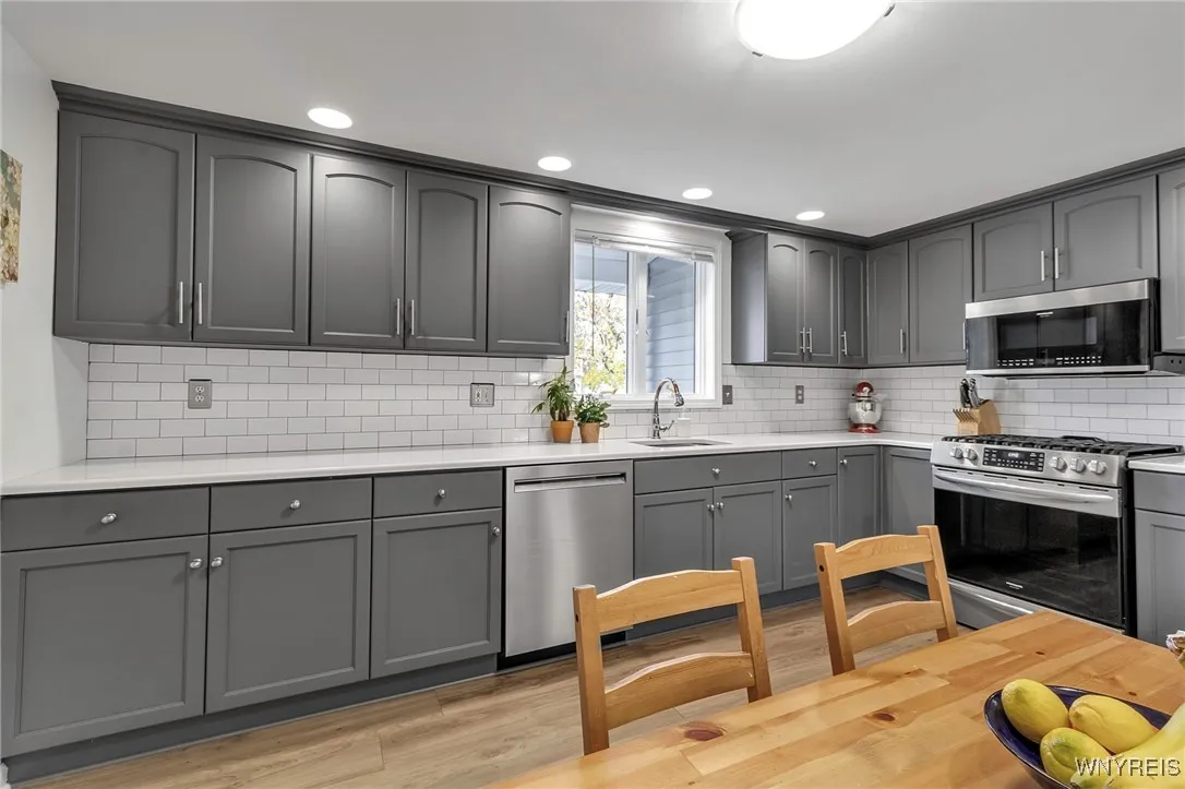 4277 Wildwood Drive, Clarence, New York 14221, Clarence, New York 14221, 4 Bedrooms Bedrooms, 8 Rooms Rooms,2 BathroomsBathrooms,Residential,Closed,4277 Wildwood Drive, Clarence, New York 14221,0,B1577618