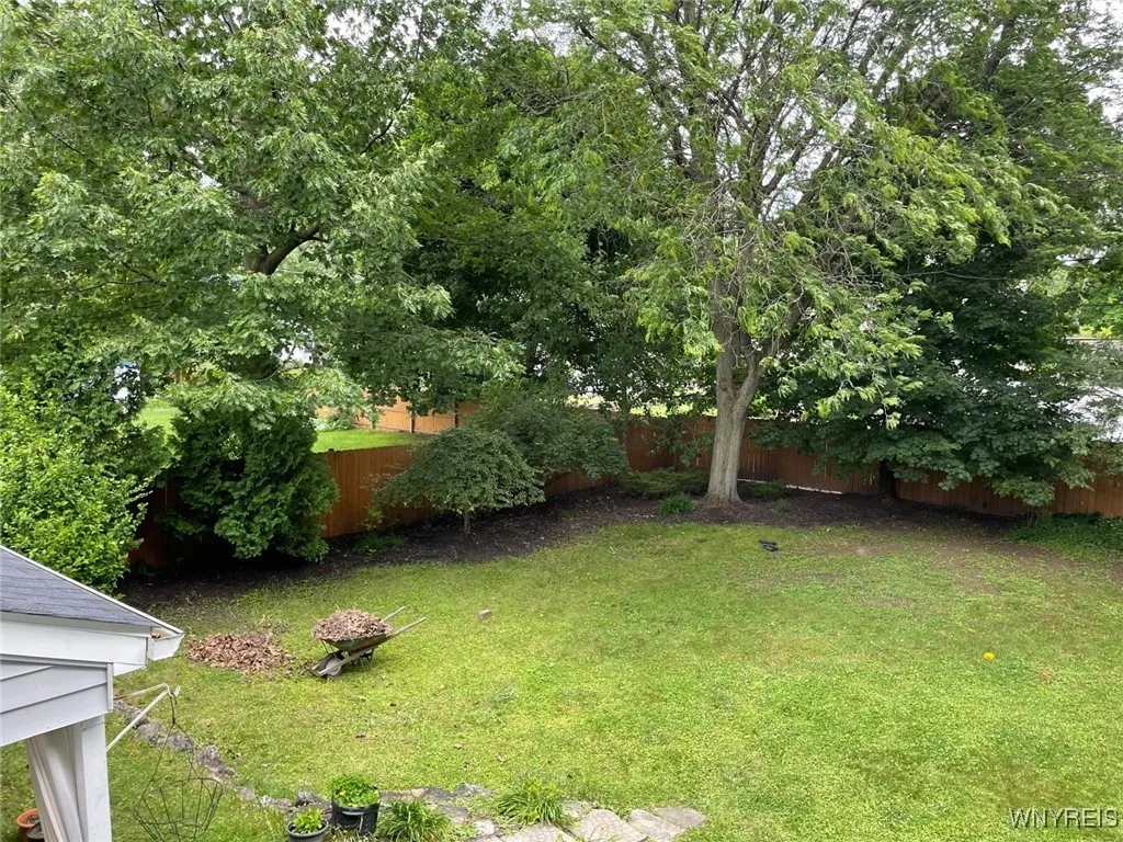 4277 Wildwood Drive, Clarence, New York 14221, Clarence, New York 14221, 4 Bedrooms Bedrooms, 8 Rooms Rooms,2 BathroomsBathrooms,Residential,Closed,4277 Wildwood Drive, Clarence, New York 14221,0,B1577618