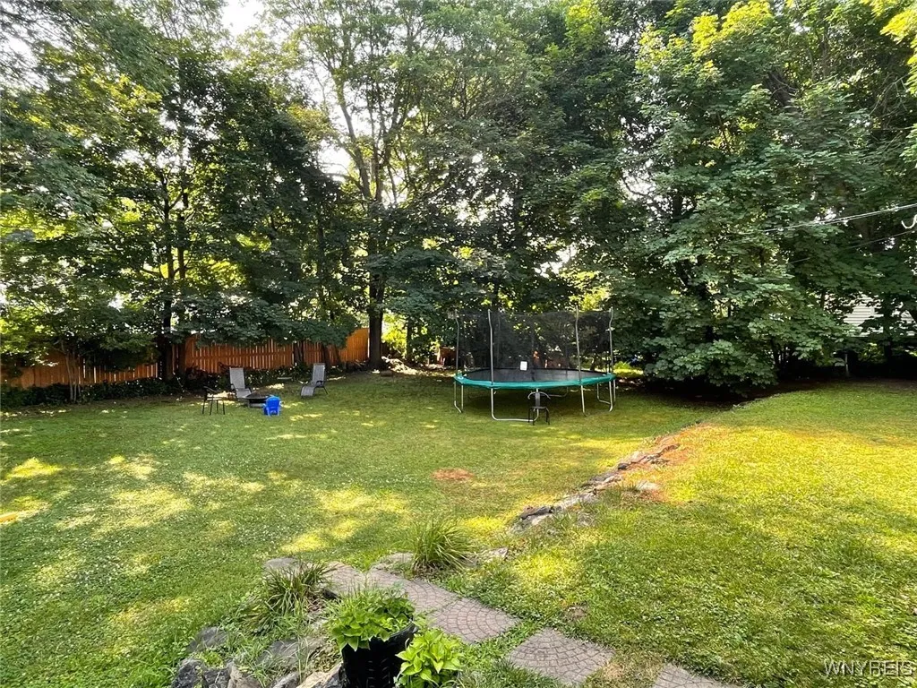 4277 Wildwood Drive, Clarence, New York 14221, Clarence, New York 14221, 4 Bedrooms Bedrooms, 8 Rooms Rooms,2 BathroomsBathrooms,Residential,Closed,4277 Wildwood Drive, Clarence, New York 14221,0,B1577618
