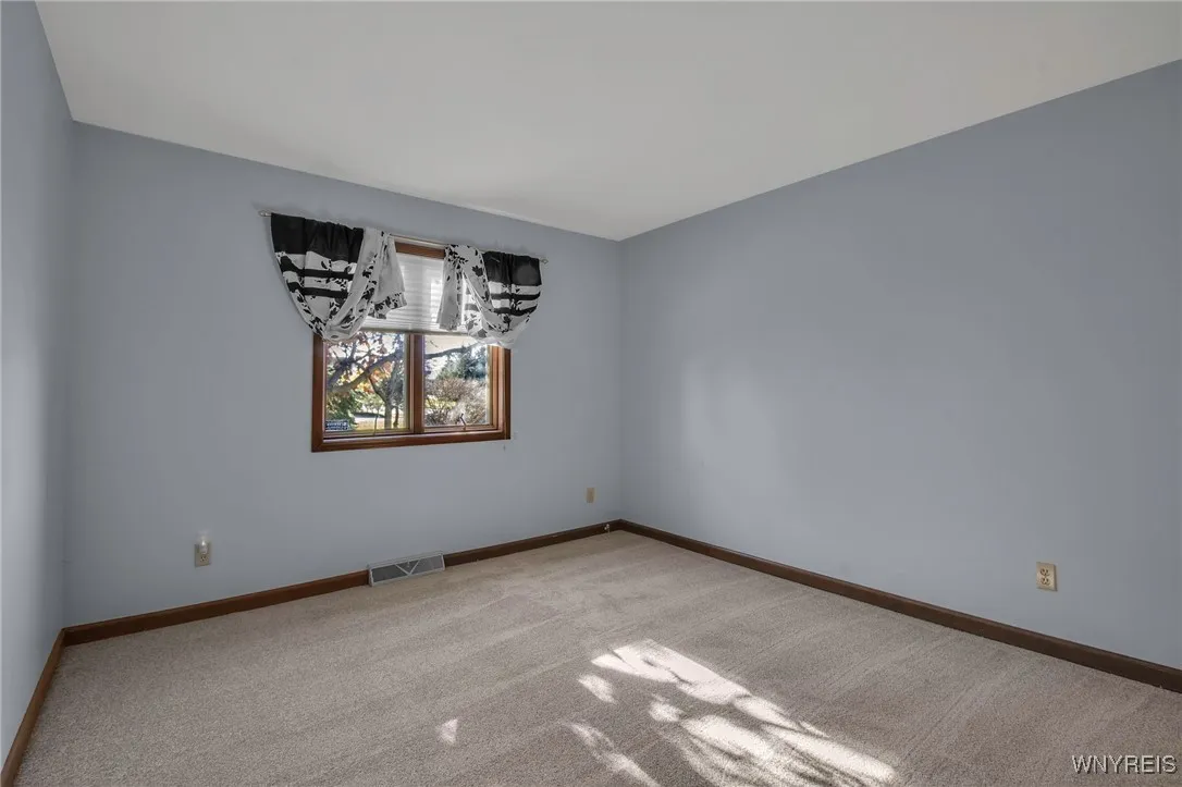 5861 Goodrich Road 3d, Clarence, New York 14032, Clarence, New York 14032, 2 Bedrooms Bedrooms, 10 Rooms Rooms,2 BathroomsBathrooms,Residential,Closed,5861 Goodrich Road 3d, Clarence, New York 14032,0,B1577516