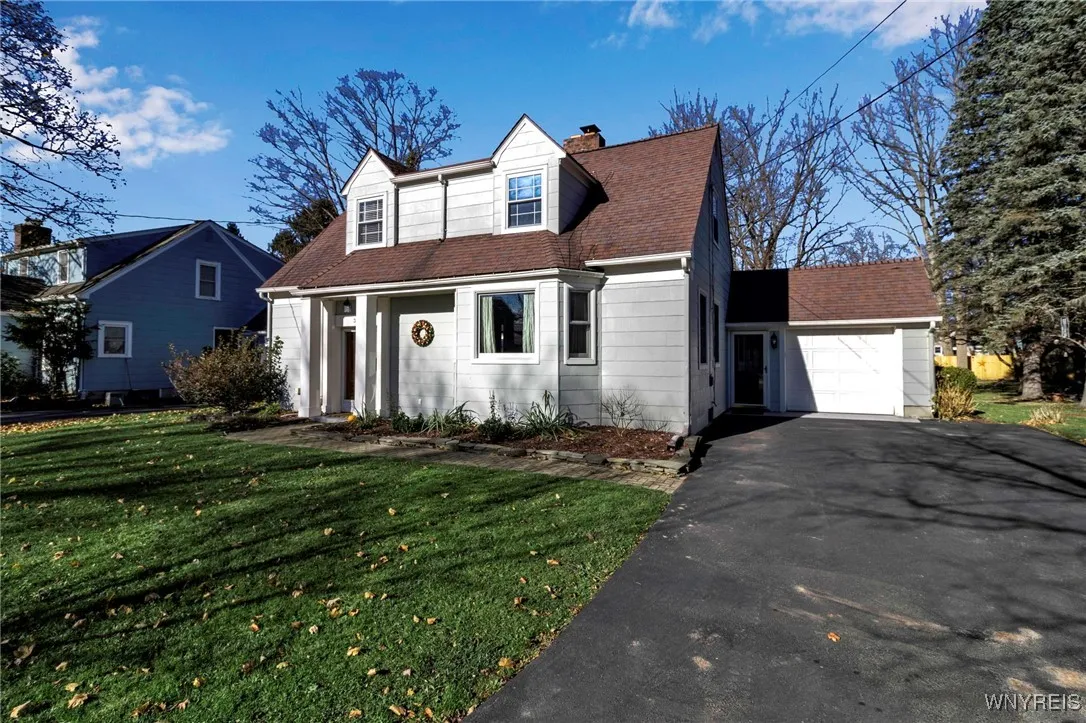 310 Parkdale Avenue, Aurora, New York 14052, Aurora, New York 14052, 3 Bedrooms Bedrooms, 8 Rooms Rooms,2 BathroomsBathrooms,Residential,Closed,310 Parkdale Avenue, Aurora, New York 14052,0,B1577669