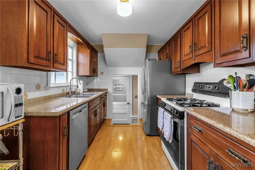 310 Parkdale Avenue, Aurora, New York 14052, Aurora, New York 14052, 3 Bedrooms Bedrooms, 8 Rooms Rooms,2 BathroomsBathrooms,Residential,Closed,310 Parkdale Avenue, Aurora, New York 14052,0,B1577669
