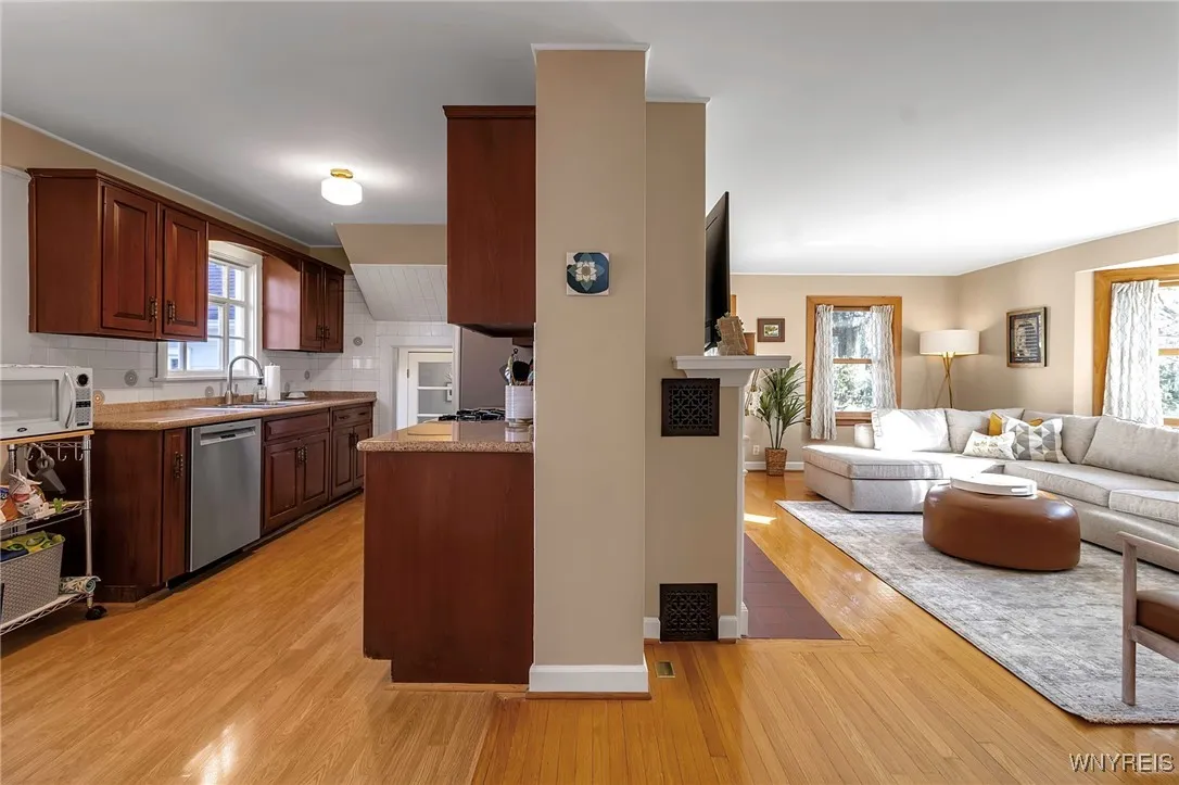 310 Parkdale Avenue, Aurora, New York 14052, Aurora, New York 14052, 3 Bedrooms Bedrooms, 8 Rooms Rooms,2 BathroomsBathrooms,Residential,Closed,310 Parkdale Avenue, Aurora, New York 14052,0,B1577669