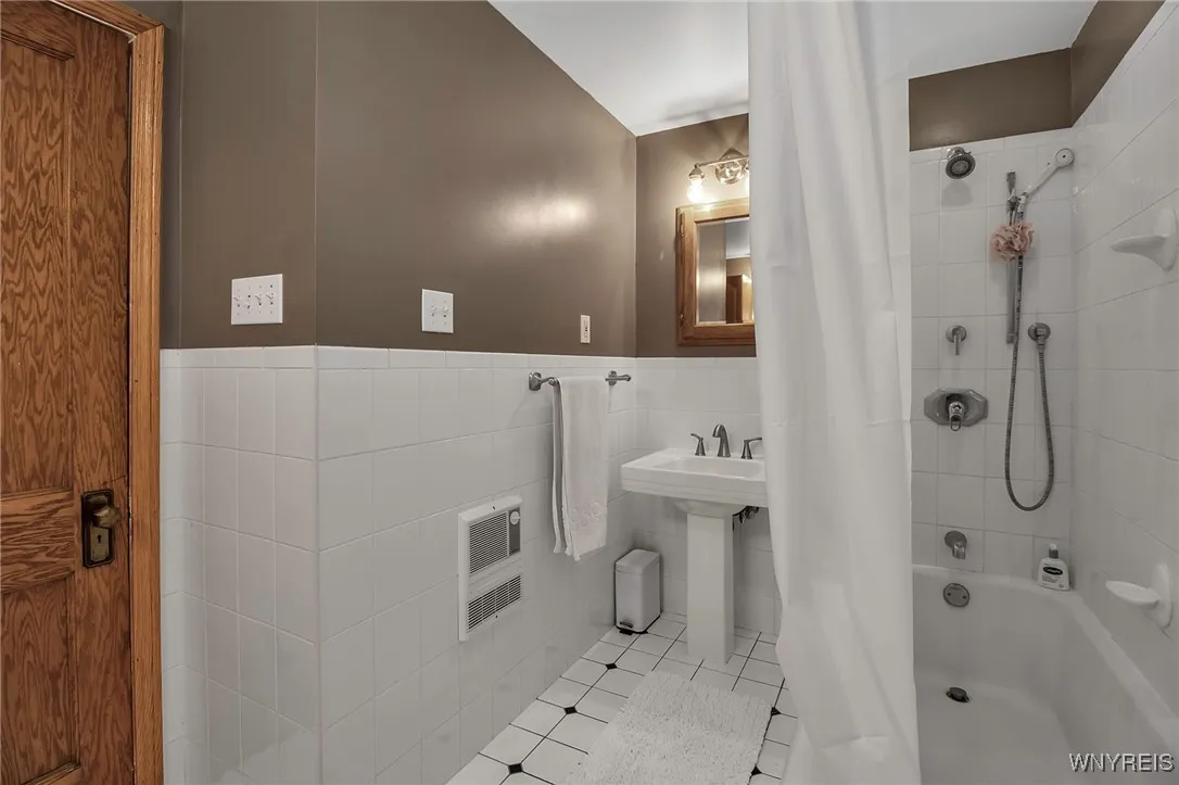 56 Wardman Road, Tonawanda-town, New York 14217, Tonawanda, New York 14217, 3 Bedrooms Bedrooms, 8 Rooms Rooms,1 BathroomBathrooms,Residential,Closed,56 Wardman Road, Tonawanda-town, New York 14217,0,B1577436