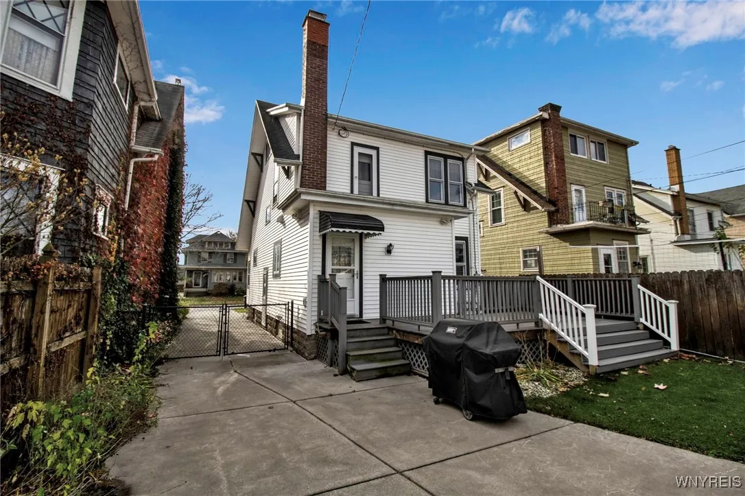56 Wardman Road, Tonawanda-town, New York 14217, Tonawanda, New York 14217, 3 Bedrooms Bedrooms, 8 Rooms Rooms,1 BathroomBathrooms,Residential,Closed,56 Wardman Road, Tonawanda-town, New York 14217,0,B1577436