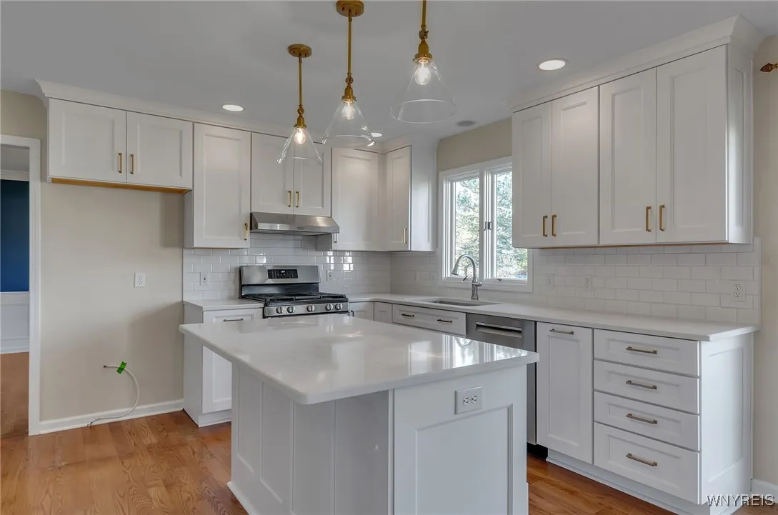 8618 Meadow Creek Court, Clarence, New York 14051, Clarence, New York 14051, 4 Bedrooms Bedrooms, 9 Rooms Rooms,2 BathroomsBathrooms,Residential,Closed,8618 Meadow Creek Court, Clarence, New York 14051,0,B1577729