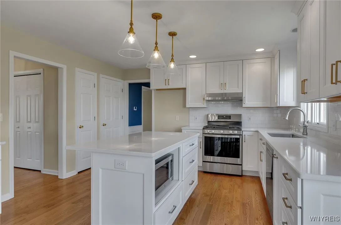 8618 Meadow Creek Court, Clarence, New York 14051, Clarence, New York 14051, 4 Bedrooms Bedrooms, 9 Rooms Rooms,2 BathroomsBathrooms,Residential,Closed,8618 Meadow Creek Court, Clarence, New York 14051,0,B1577729