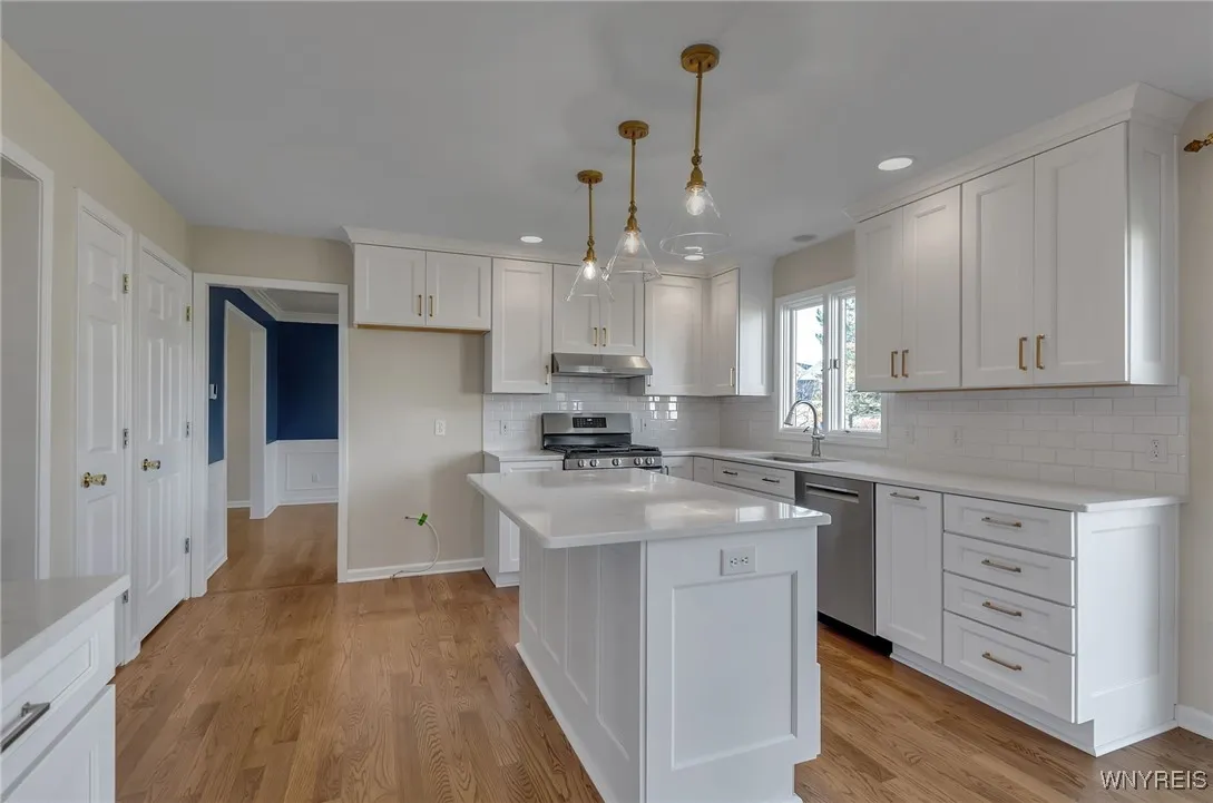 8618 Meadow Creek Court, Clarence, New York 14051, Clarence, New York 14051, 4 Bedrooms Bedrooms, 9 Rooms Rooms,2 BathroomsBathrooms,Residential,Closed,8618 Meadow Creek Court, Clarence, New York 14051,0,B1577729