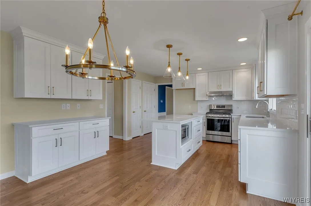 8618 Meadow Creek Court, Clarence, New York 14051, Clarence, New York 14051, 4 Bedrooms Bedrooms, 9 Rooms Rooms,2 BathroomsBathrooms,Residential,Closed,8618 Meadow Creek Court, Clarence, New York 14051,0,B1577729