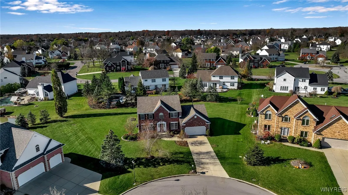 8618 Meadow Creek Court, Clarence, New York 14051, Clarence, New York 14051, 4 Bedrooms Bedrooms, 9 Rooms Rooms,2 BathroomsBathrooms,Residential,Closed,8618 Meadow Creek Court, Clarence, New York 14051,0,B1577729