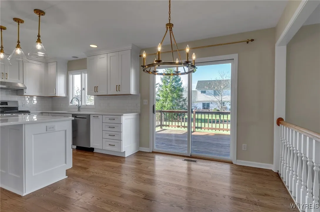 8618 Meadow Creek Court, Clarence, New York 14051, Clarence, New York 14051, 4 Bedrooms Bedrooms, 9 Rooms Rooms,2 BathroomsBathrooms,Residential,Closed,8618 Meadow Creek Court, Clarence, New York 14051,0,B1577729