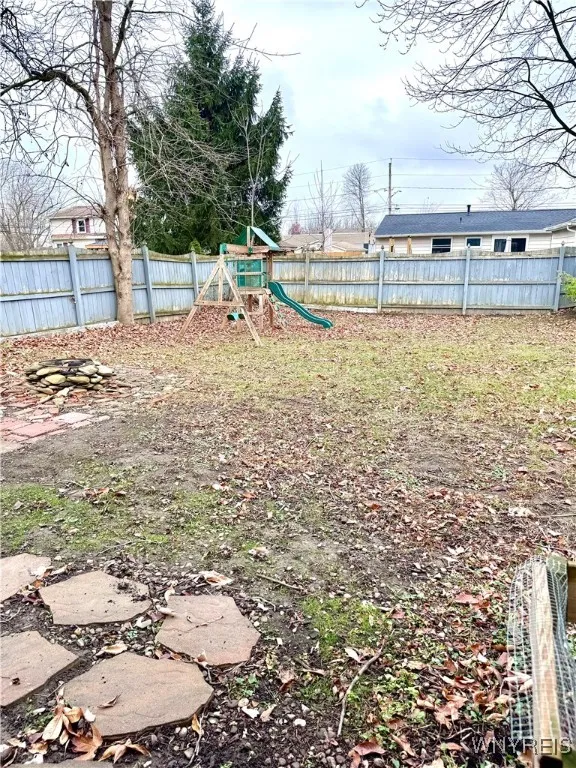 3852 Yale Avenue, Hamburg, New York 14075, Hamburg, New York 14075, 3 Bedrooms Bedrooms, 8 Rooms Rooms,1 BathroomBathrooms,Residential,Closed,3852 Yale Avenue, Hamburg, New York 14075,0,B1577904