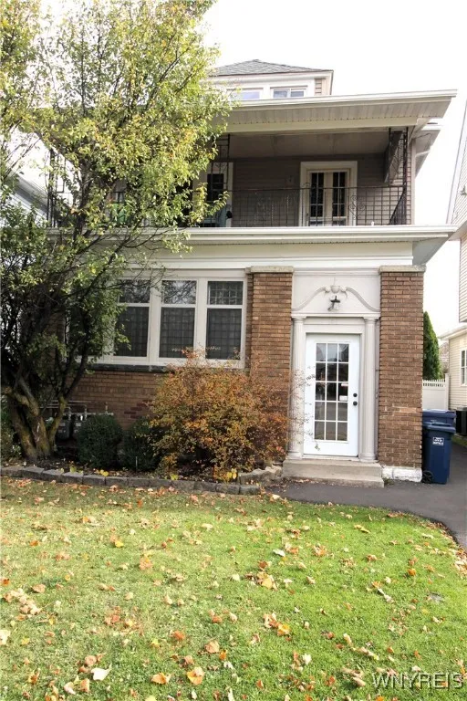 141 Saranac Avenue, Buffalo, New York 14216, Buffalo, New York 14216, 5 Bedrooms Bedrooms, ,3 BathroomsBathrooms,Residential,Closed,141 Saranac Avenue, Buffalo, New York 14216,0,B1578040