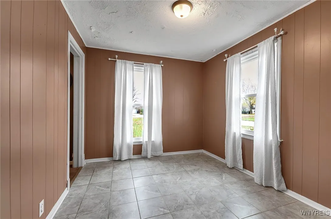 95 Koenig Road, Tonawanda-town, New York 14150, Tonawanda, New York 14150, 3 Bedrooms Bedrooms, 9 Rooms Rooms,2 BathroomsBathrooms,Residential,Closed,95 Koenig Road, Tonawanda-town, New York 14150,0,B1578069