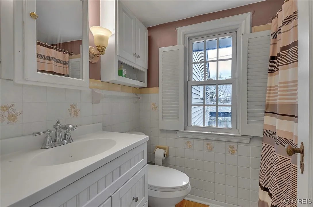 95 Koenig Road, Tonawanda-town, New York 14150, Tonawanda, New York 14150, 3 Bedrooms Bedrooms, 9 Rooms Rooms,2 BathroomsBathrooms,Residential,Closed,95 Koenig Road, Tonawanda-town, New York 14150,0,B1578069