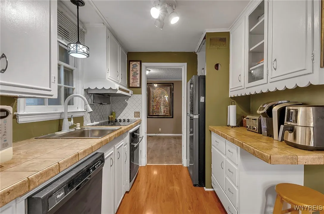 95 Koenig Road, Tonawanda-town, New York 14150, Tonawanda, New York 14150, 3 Bedrooms Bedrooms, 9 Rooms Rooms,2 BathroomsBathrooms,Residential,Closed,95 Koenig Road, Tonawanda-town, New York 14150,0,B1578069