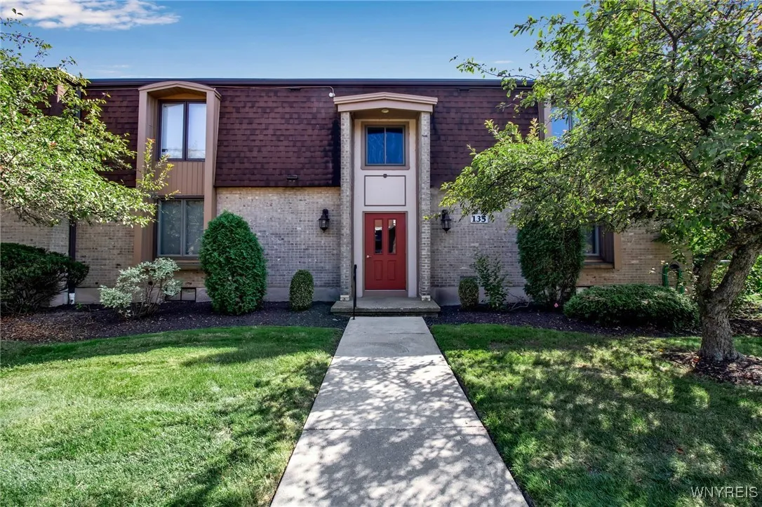 135 #4 Charter Oaks Drive 4, Amherst, New York 142, Amherst, New York 14228, 1 Bedroom Bedrooms, 5 Rooms Rooms,1 BathroomBathrooms,Residential,Closed,135 #4 Charter Oaks Drive 4, Amherst, New York 142,0,B1576380