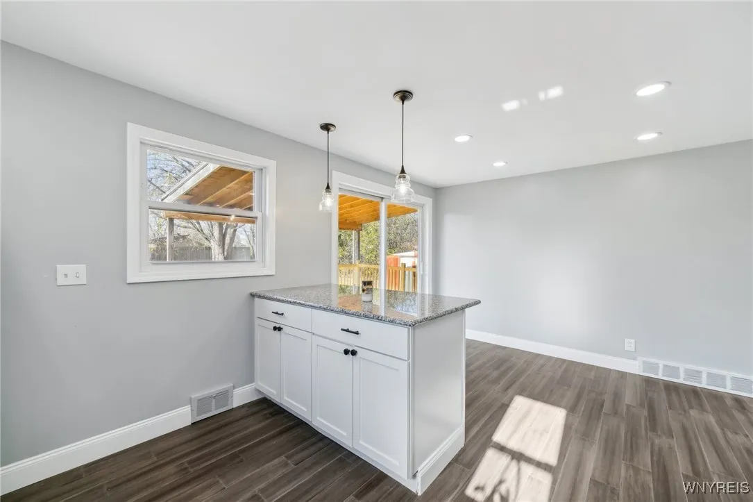 1070 Carter Drive, Grand Island, New York 14072, Grand Island, New York 14072, 4 Bedrooms Bedrooms, 8 Rooms Rooms,1 BathroomBathrooms,Residential,Closed,1070 Carter Drive, Grand Island, New York 14072,0,B1578177