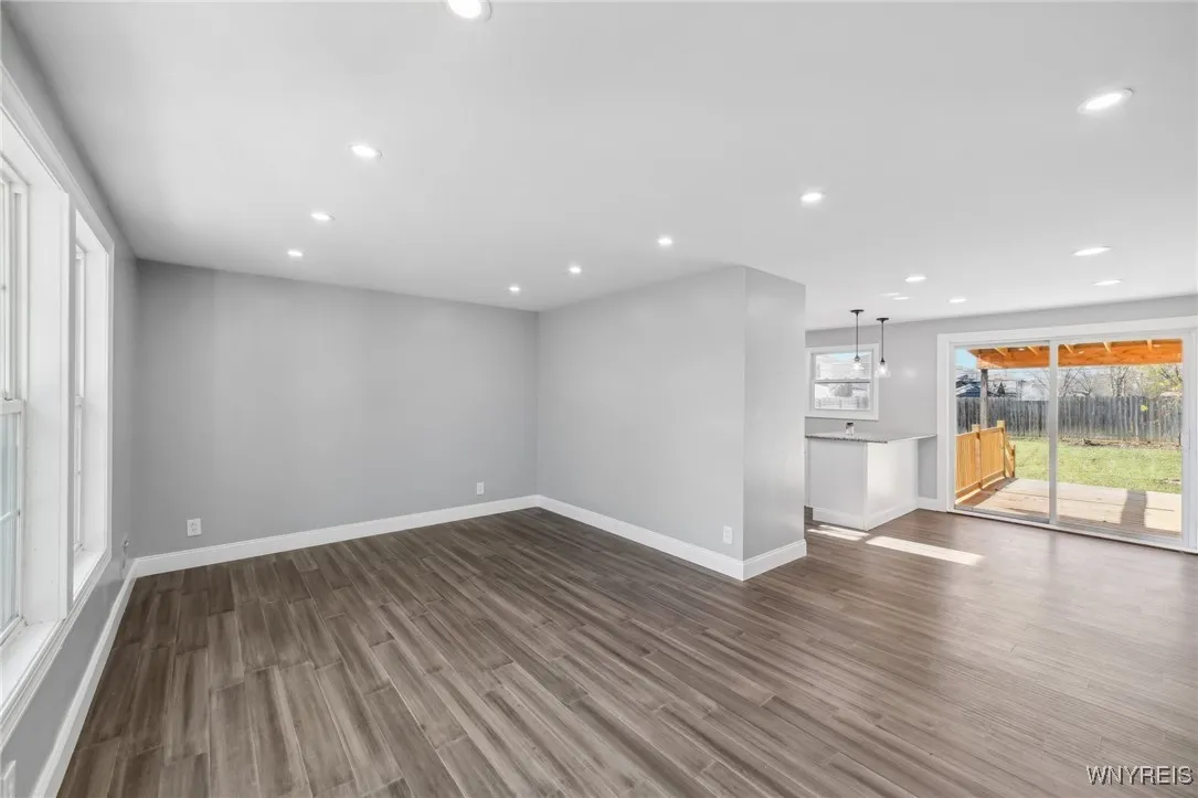 1070 Carter Drive, Grand Island, New York 14072, Grand Island, New York 14072, 4 Bedrooms Bedrooms, 8 Rooms Rooms,1 BathroomBathrooms,Residential,Closed,1070 Carter Drive, Grand Island, New York 14072,0,B1578177