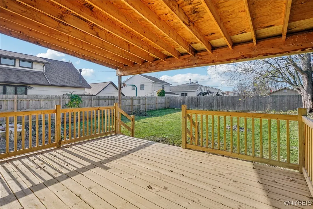 1070 Carter Drive, Grand Island, New York 14072, Grand Island, New York 14072, 4 Bedrooms Bedrooms, 8 Rooms Rooms,1 BathroomBathrooms,Residential,Closed,1070 Carter Drive, Grand Island, New York 14072,0,B1578177