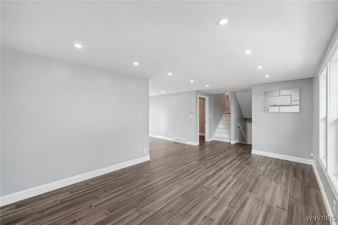 1070 Carter Drive, Grand Island, New York 14072, Grand Island, New York 14072, 4 Bedrooms Bedrooms, 8 Rooms Rooms,1 BathroomBathrooms,Residential,Closed,1070 Carter Drive, Grand Island, New York 14072,0,B1578177