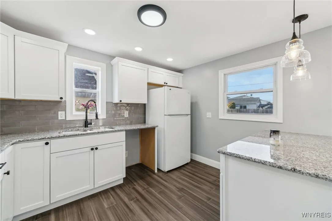 1070 Carter Drive, Grand Island, New York 14072, Grand Island, New York 14072, 4 Bedrooms Bedrooms, 8 Rooms Rooms,1 BathroomBathrooms,Residential,Closed,1070 Carter Drive, Grand Island, New York 14072,0,B1578177