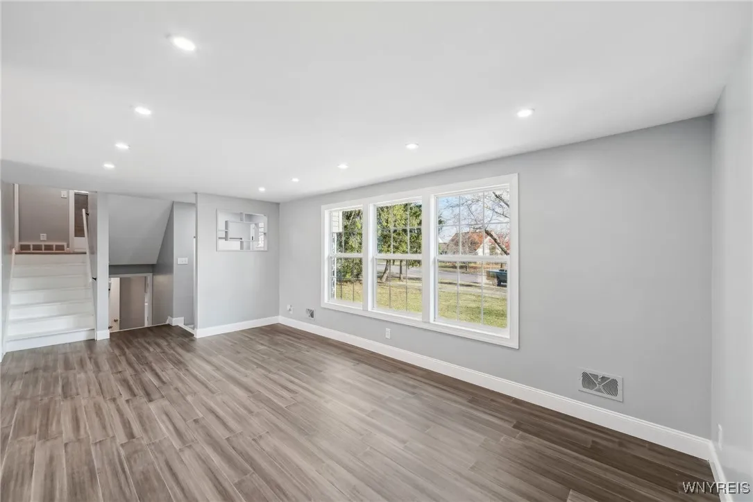 1070 Carter Drive, Grand Island, New York 14072, Grand Island, New York 14072, 4 Bedrooms Bedrooms, 8 Rooms Rooms,1 BathroomBathrooms,Residential,Closed,1070 Carter Drive, Grand Island, New York 14072,0,B1578177
