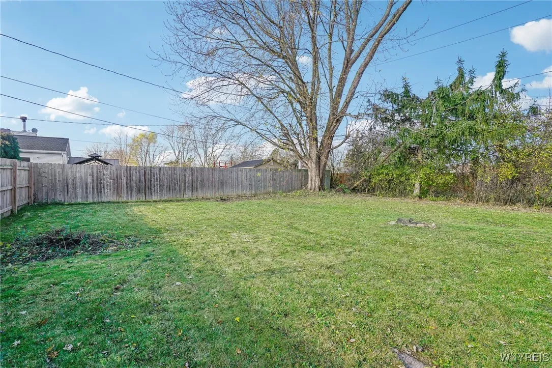 1070 Carter Drive, Grand Island, New York 14072, Grand Island, New York 14072, 4 Bedrooms Bedrooms, 8 Rooms Rooms,1 BathroomBathrooms,Residential,Closed,1070 Carter Drive, Grand Island, New York 14072,0,B1578177